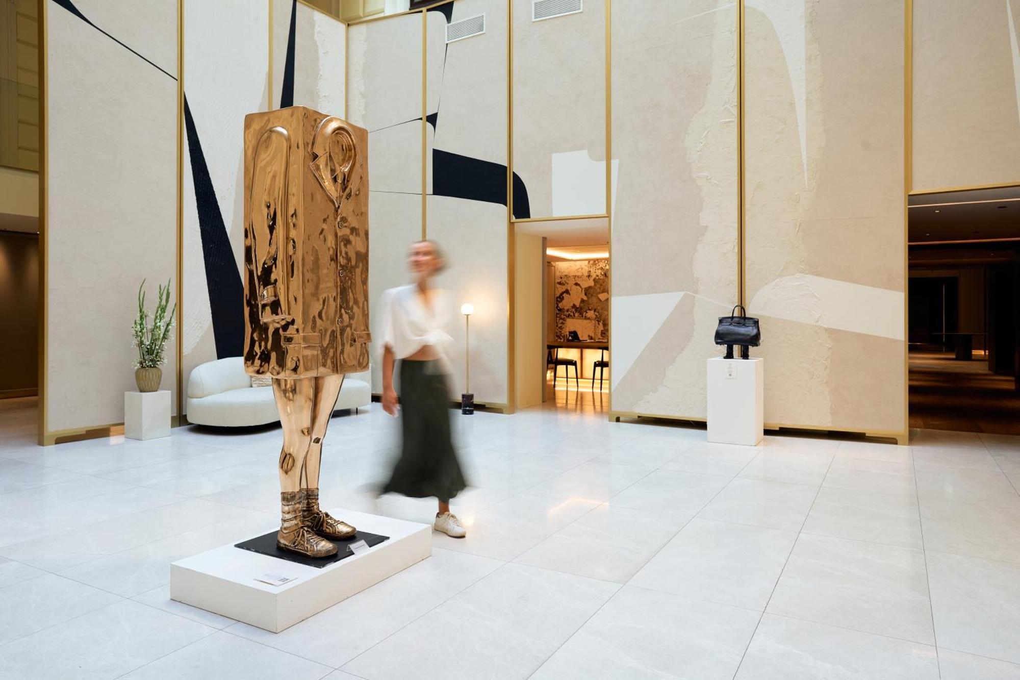 Almanac Palais Vienna Hotel Екстериор снимка The sculpture in the lobby of the Four Seasons Hotel, London